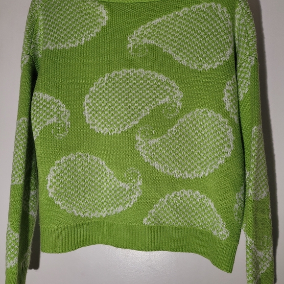 Shein curve sweater - Picture 4 of 5